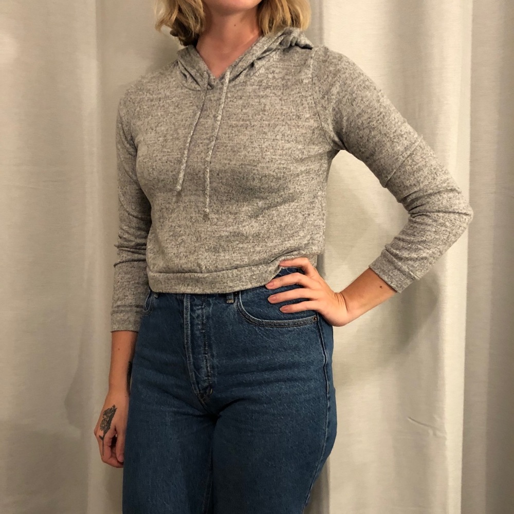 Gray cropped sweatshirt